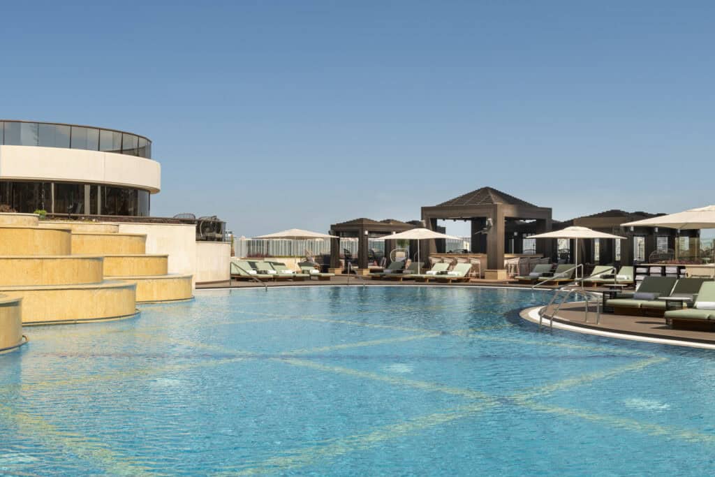 Grosvenor-House-Luxury-Collection-zwembad
