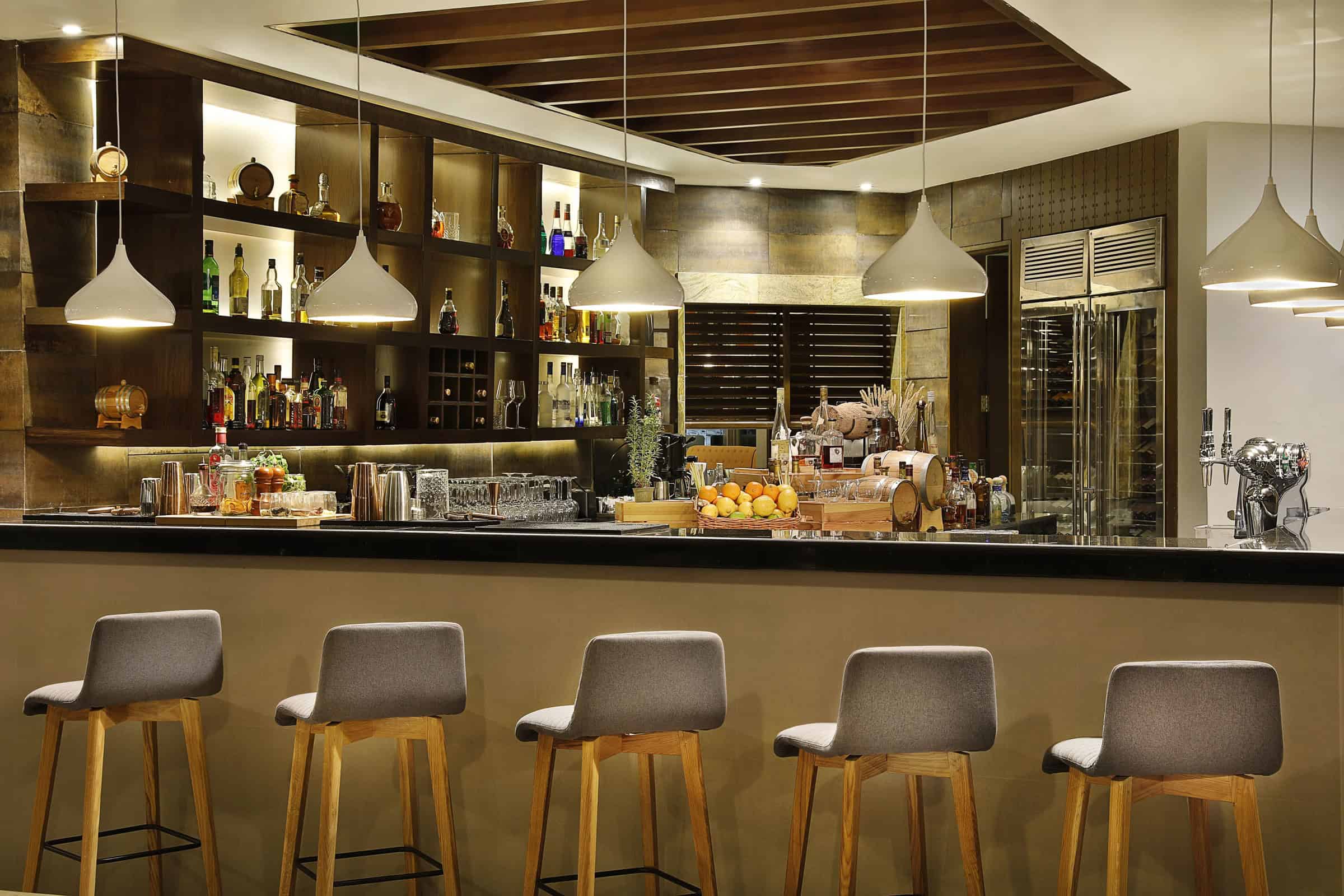 Al Bustan Palace Bar