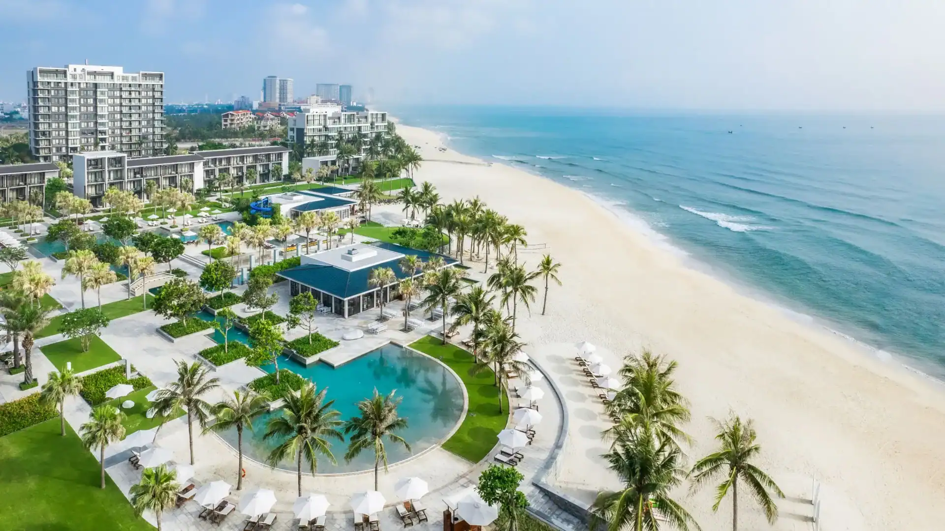 Danhr P0781 Aerial Exterior Beach View.16x9.jpg