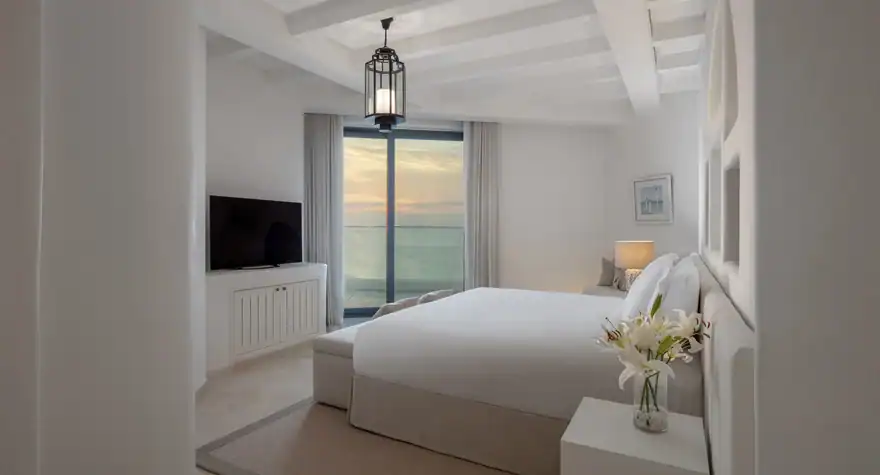 Anantara Santorini Abudhabi Retreat Oia Sea View Room 880x475 1