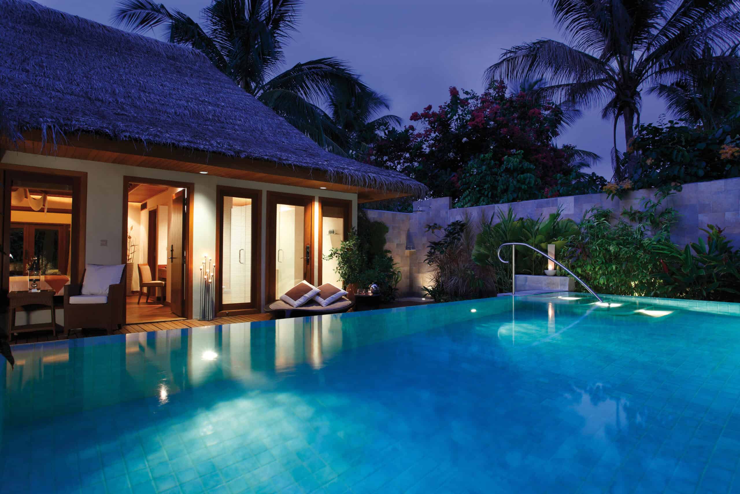 Baros Maldives Zwembad