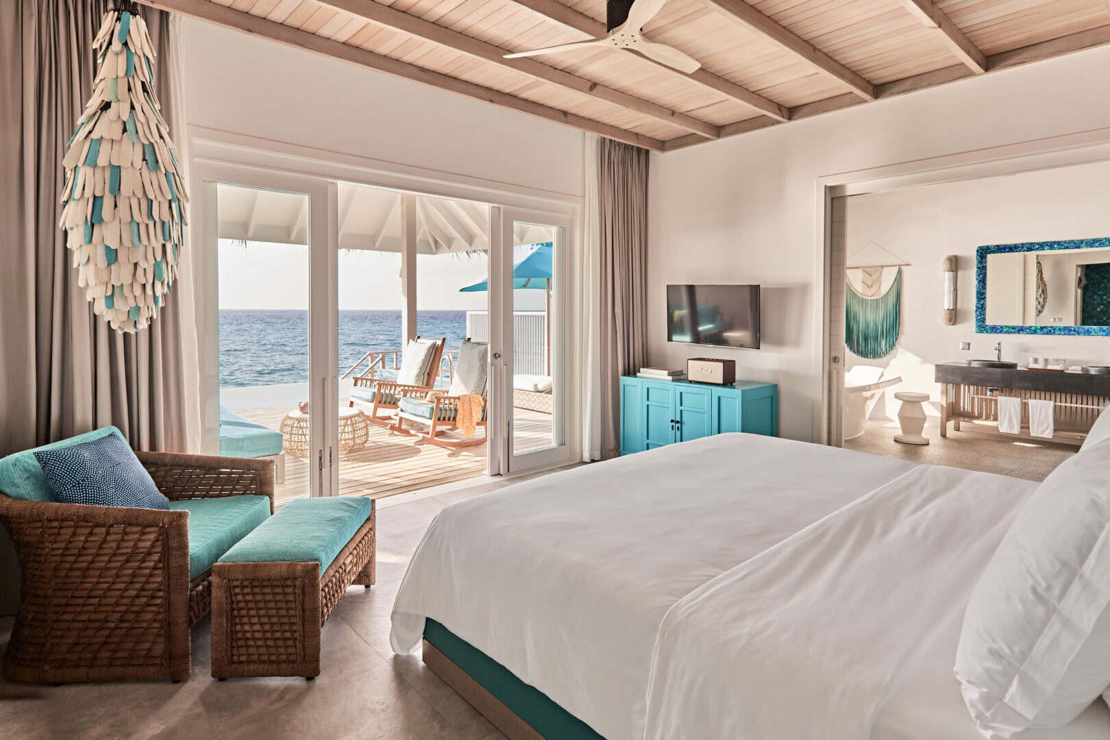 Finolhu Baa Atoll Malediven Overwater Villa