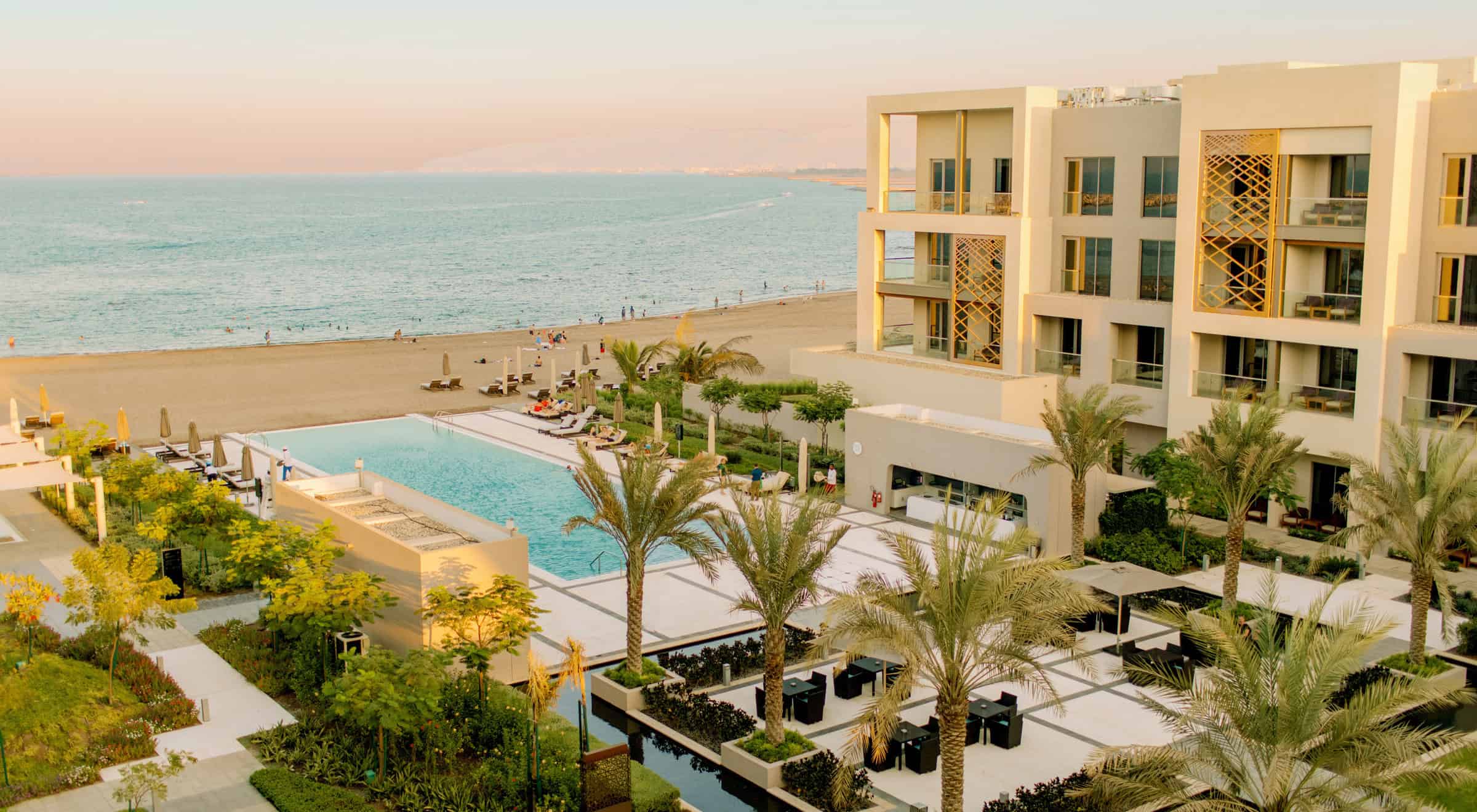 Kempinski Hotel Muscat Oman Zwembad Zee