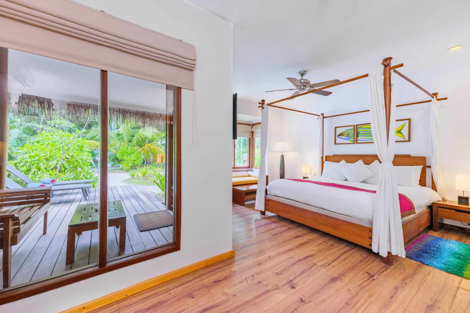 Niva Kuramathi Malediven Guest Room Kingbed