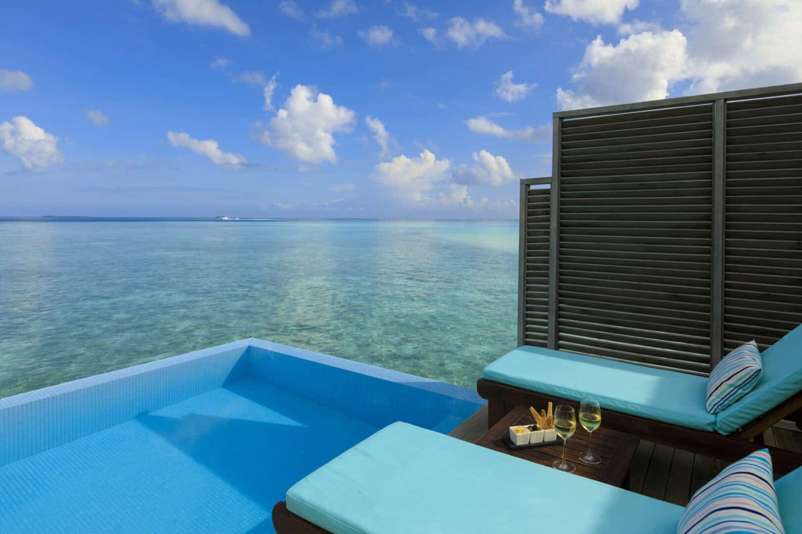 Niva Velassaru Malediven Resort Water Villa