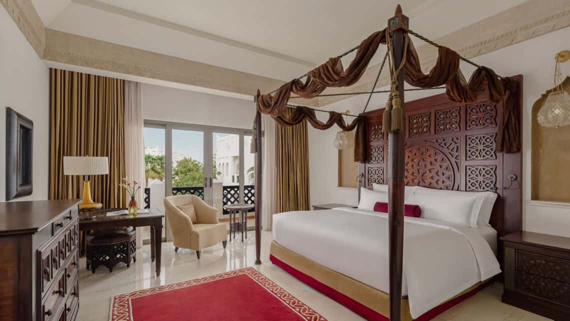 Sharq Village Spa Ritz Carlton Hotel Qatar Deluxe Guestroom