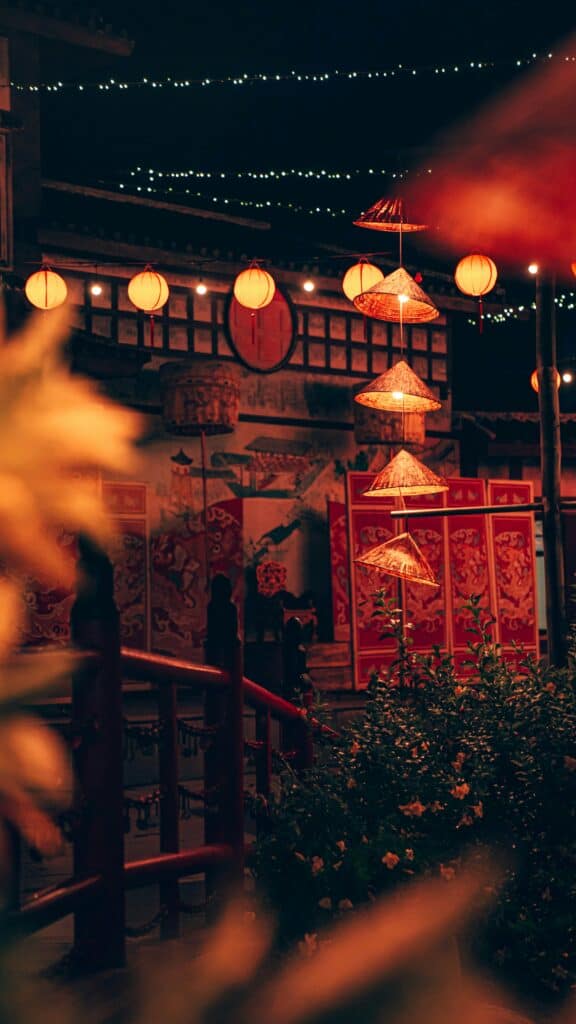 Luxe Rondreis Vietnam: Hoi An met de bekende lampjes in de avond