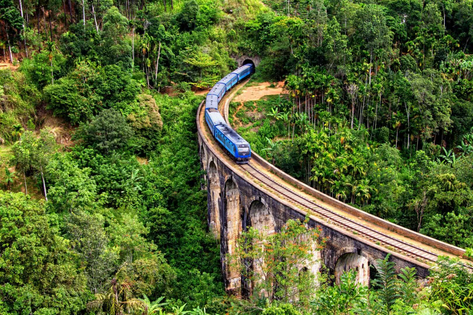 Rondreis Sri Lanka Nine Arch Bridge Met Tropische Regenwoud